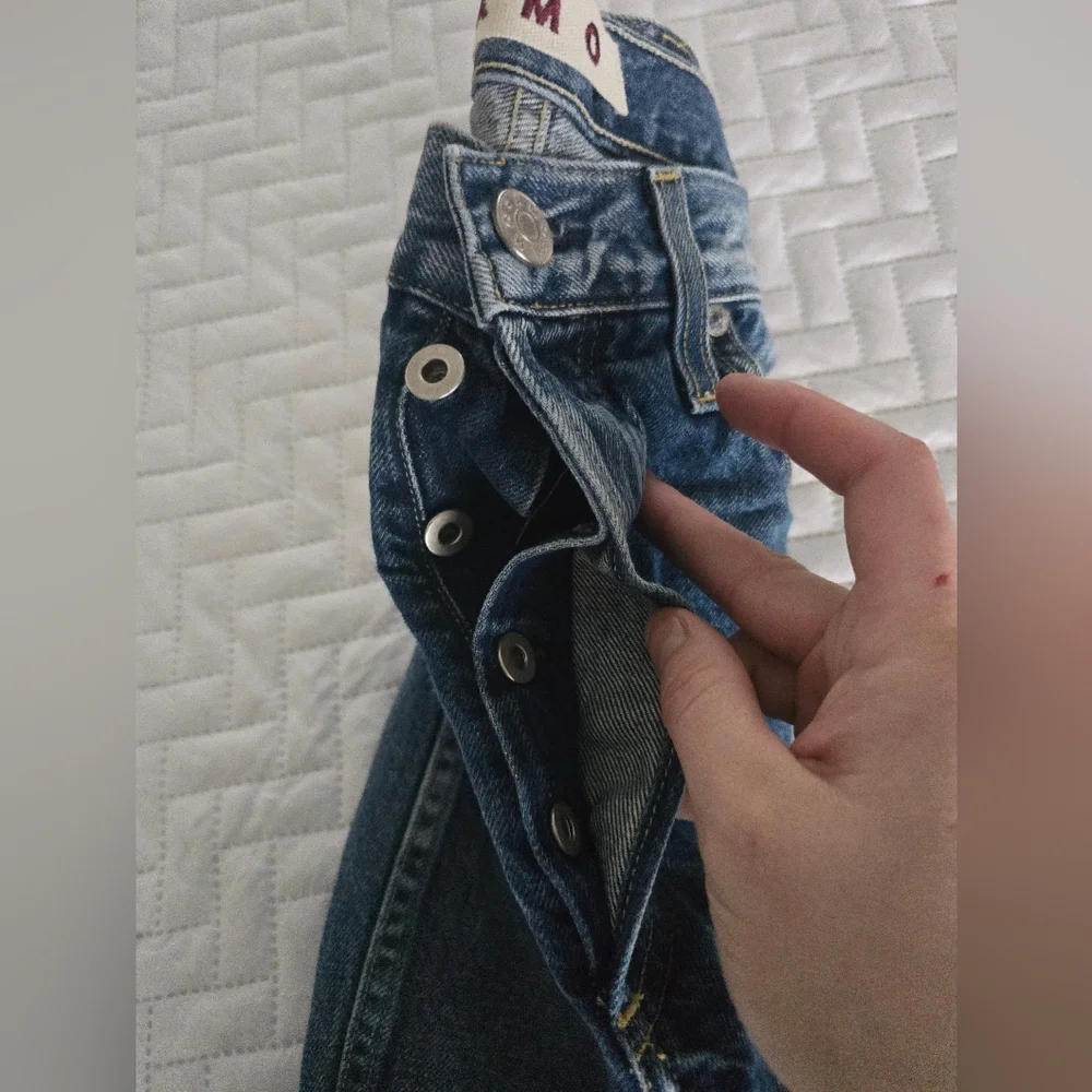 AMO Loverboy Twist Smitten Jeans - Picture 12 of 12